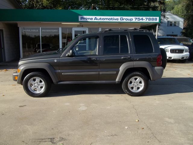 Jeep Liberty 2006 photo 2