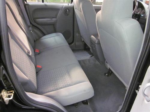 Jeep Liberty 2006 photo 2