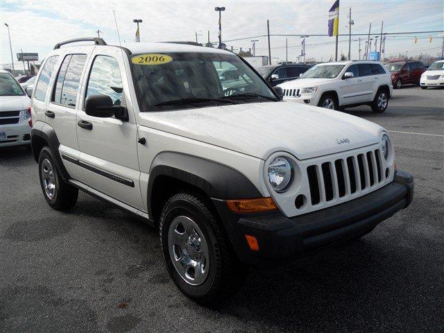 Jeep Liberty 2006 photo 2
