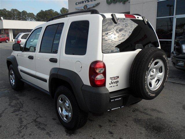 Jeep Liberty 2006 photo 4