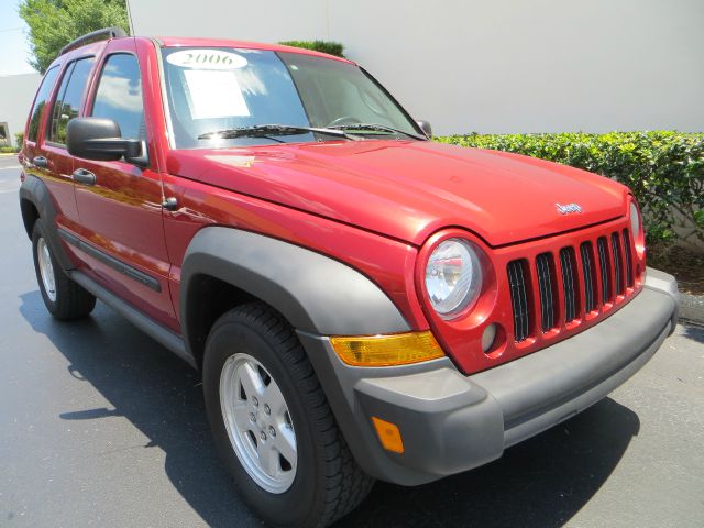 Jeep Liberty 2006 photo 2