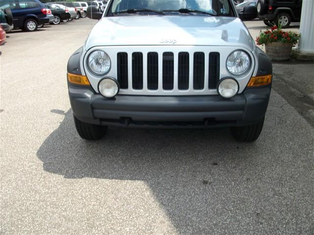 Jeep Liberty 2006 photo 2