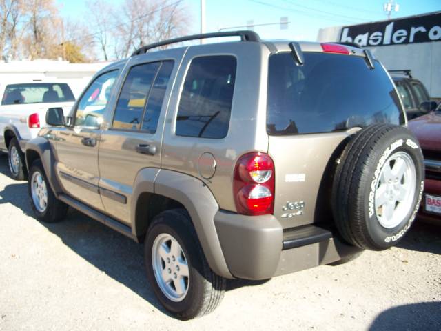 Jeep Liberty 2006 photo 3