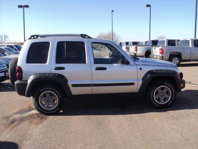 Jeep Liberty 2006 photo 4