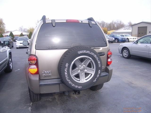 Jeep Liberty 2006 photo 3