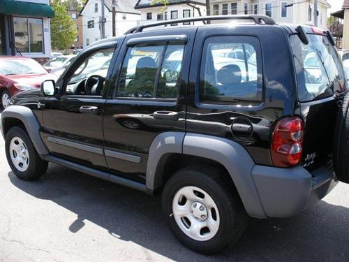 Jeep Liberty 2006 photo 2