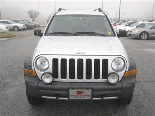Jeep Liberty 2006 photo 2