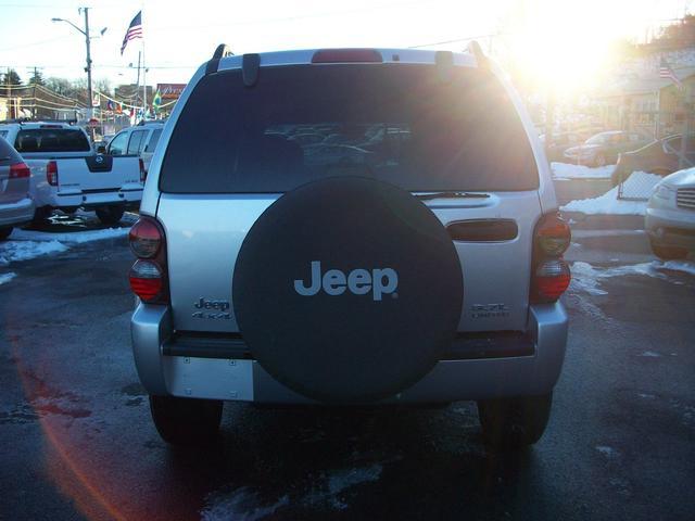 Jeep Liberty 2006 photo 4