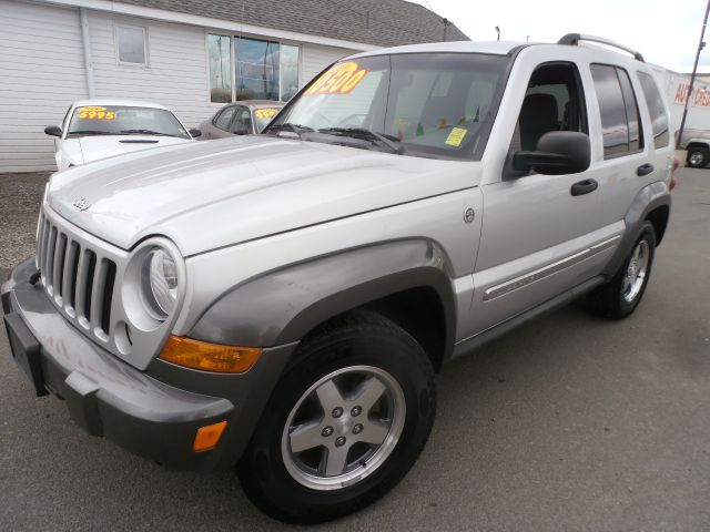 Jeep Liberty 2006 photo 2