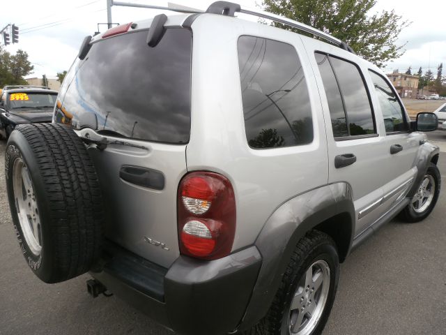 Jeep Liberty 2006 photo 4