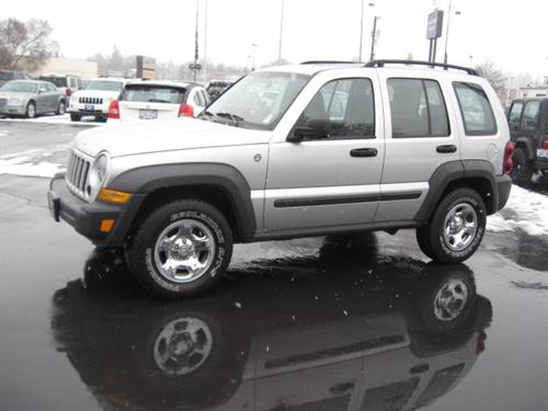 Jeep Liberty 2006 photo 2