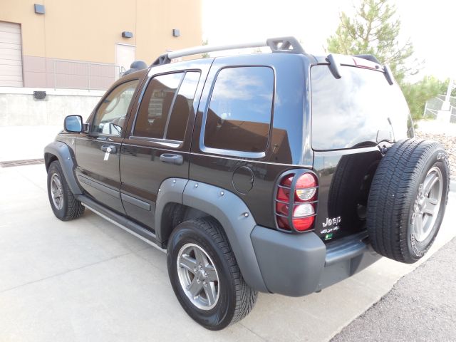Jeep Liberty 2006 photo 2