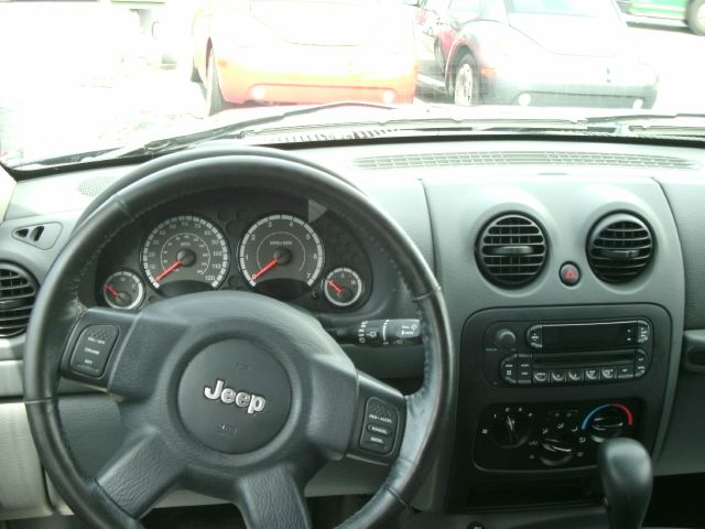 Jeep Liberty 2006 photo 10