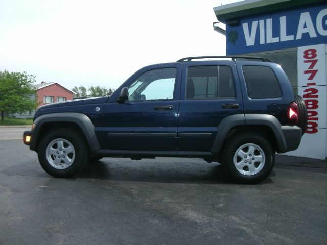 Jeep Liberty 2006 photo 12