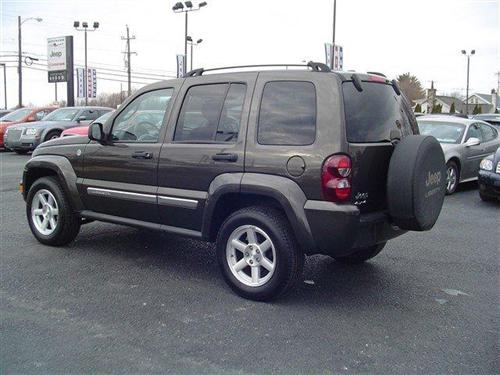 Jeep Liberty 2006 photo 2