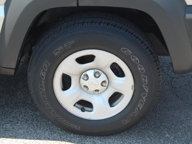 Jeep Liberty 2006 photo 2