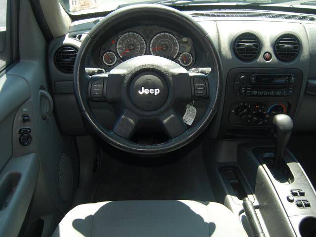 Jeep Liberty 2006 photo 4