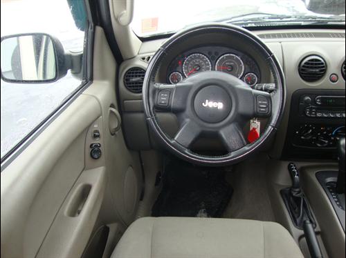 Jeep Liberty 2006 photo 3