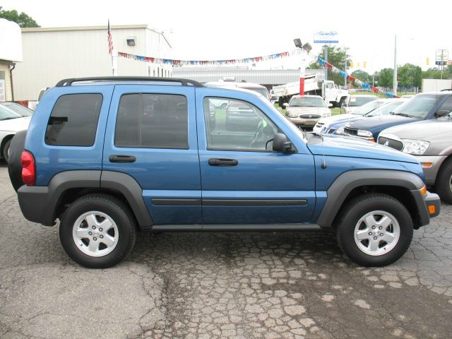 Jeep Liberty 2006 photo 2