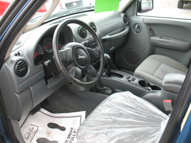 Jeep Liberty 2006 photo 4