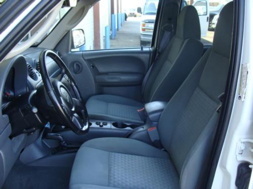 Jeep Liberty 2006 photo 4