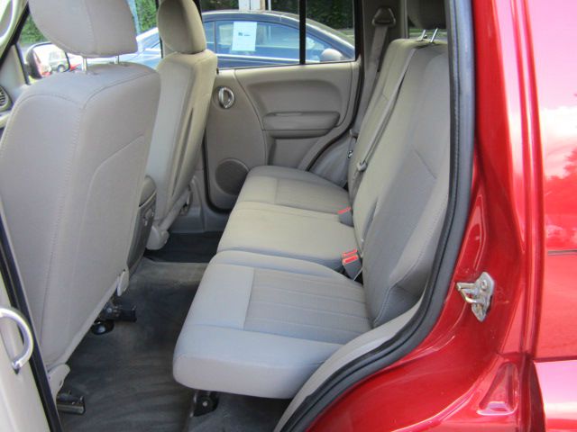Jeep Liberty 2006 photo 12