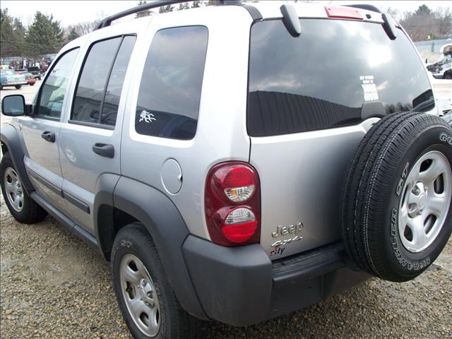 Jeep Liberty 2006 photo 4