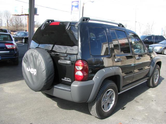 Jeep Liberty 2006 photo 2