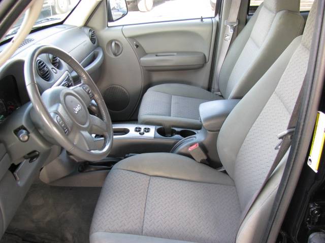 Jeep Liberty 2006 photo 4