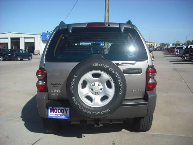 Jeep Liberty 2007 photo 2