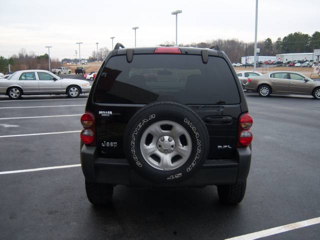 Jeep Liberty 2007 photo 2