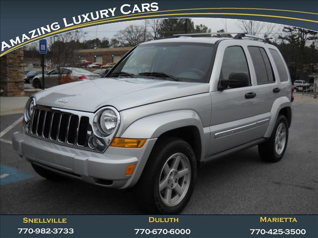 Jeep Liberty 3500 Dually QUAD CAB SLT Sport Utility