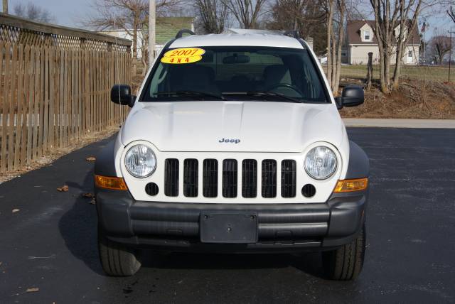 Jeep Liberty 2007 photo 2
