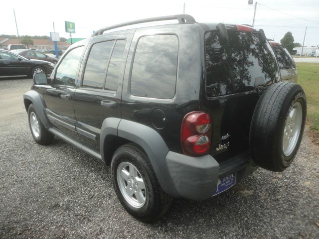 Jeep Liberty Extended Cab V8 LT W/1lt SUV
