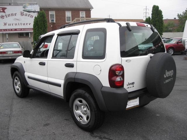 Jeep Liberty 2007 photo 2