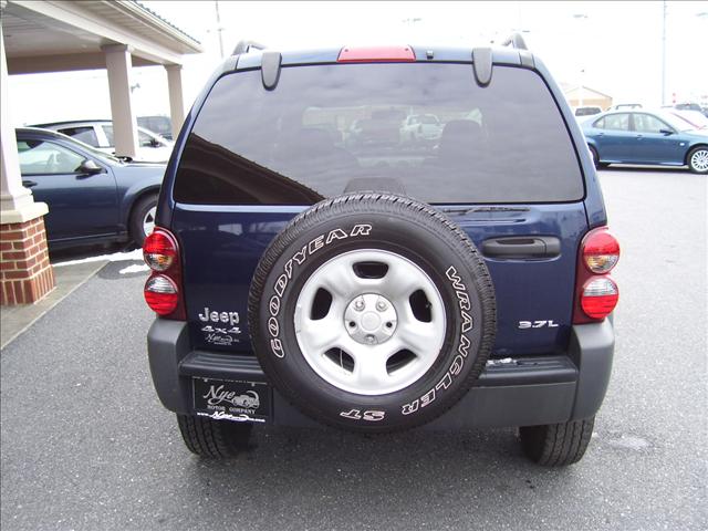 Jeep Liberty 2007 photo 2