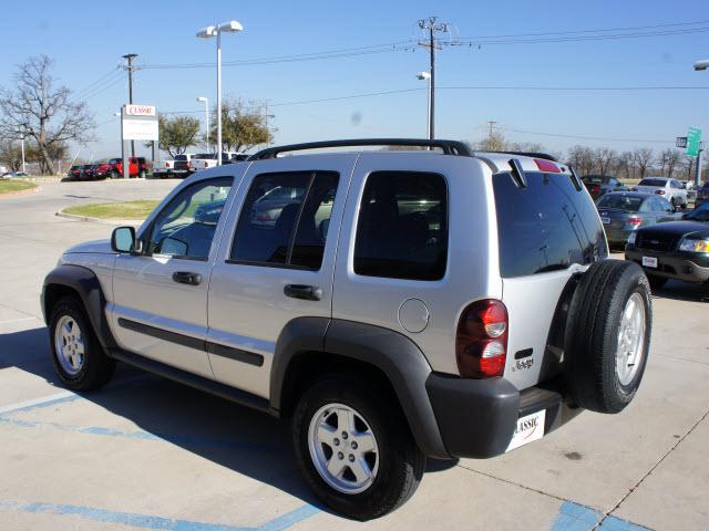 Jeep Liberty 2007 photo 2