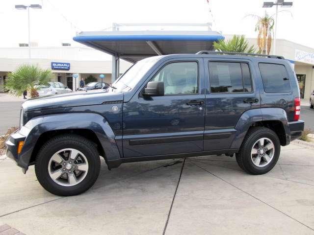 Jeep Liberty 2008 photo 2