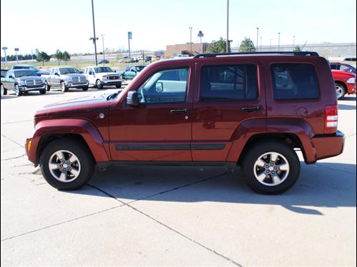 Jeep Liberty 2008 photo 4