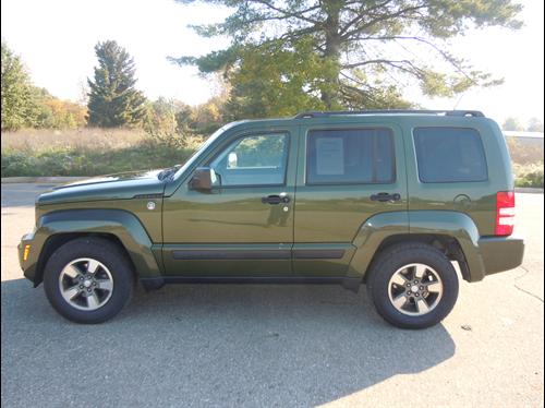 Jeep Liberty 2008 photo 2