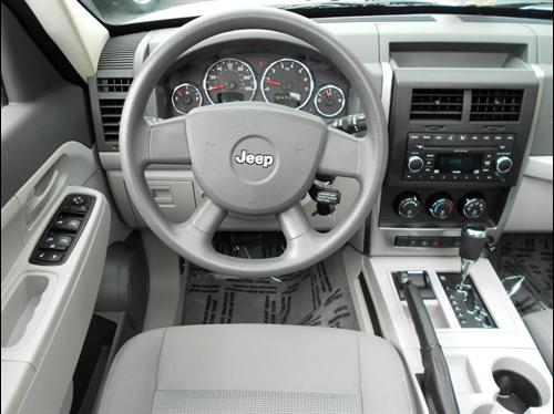 Jeep Liberty 2008 photo 3