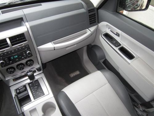 Jeep Liberty 2008 photo 3