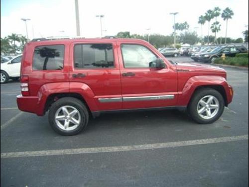 Jeep Liberty 2008 photo 2