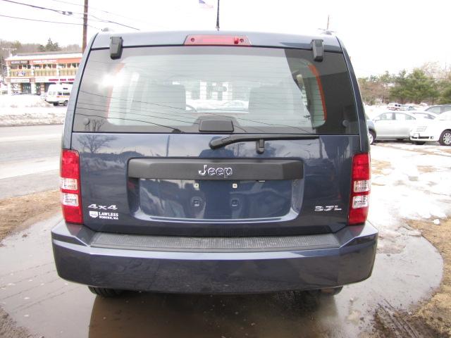 Jeep Liberty 2008 photo 3
