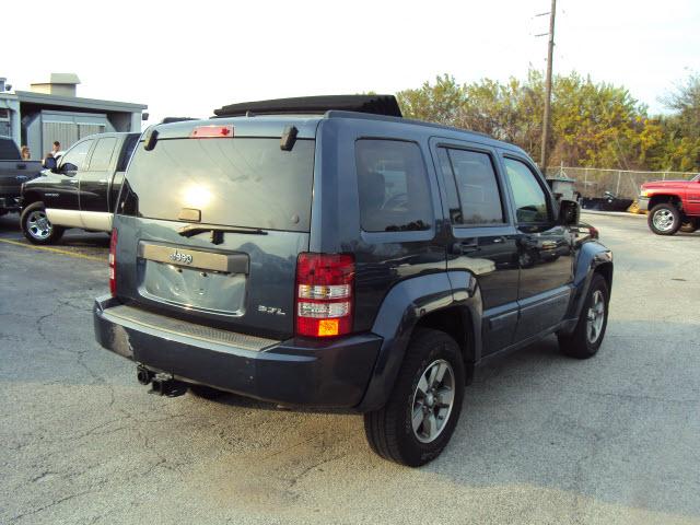 Jeep Liberty 2008 photo 2