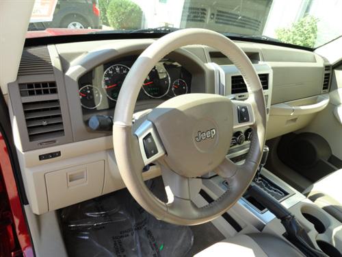 Jeep Liberty 2008 photo 2