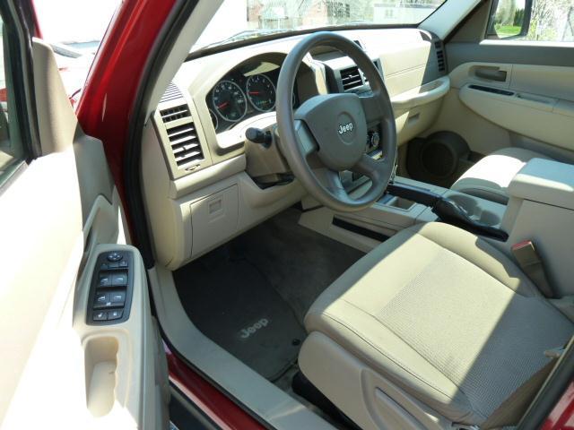 Jeep Liberty 2008 photo 2