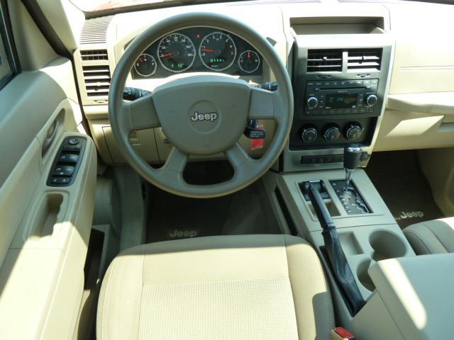 Jeep Liberty 2008 photo 4