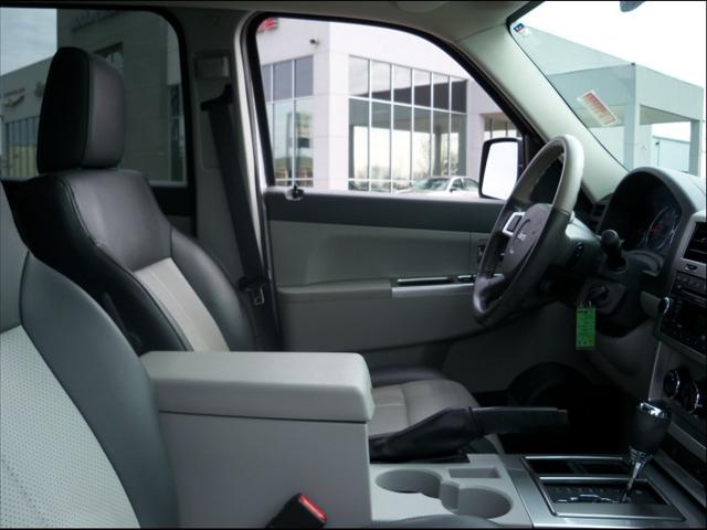 Jeep Liberty 2008 photo 2