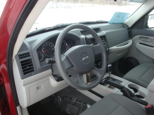 Jeep Liberty 2008 photo 2